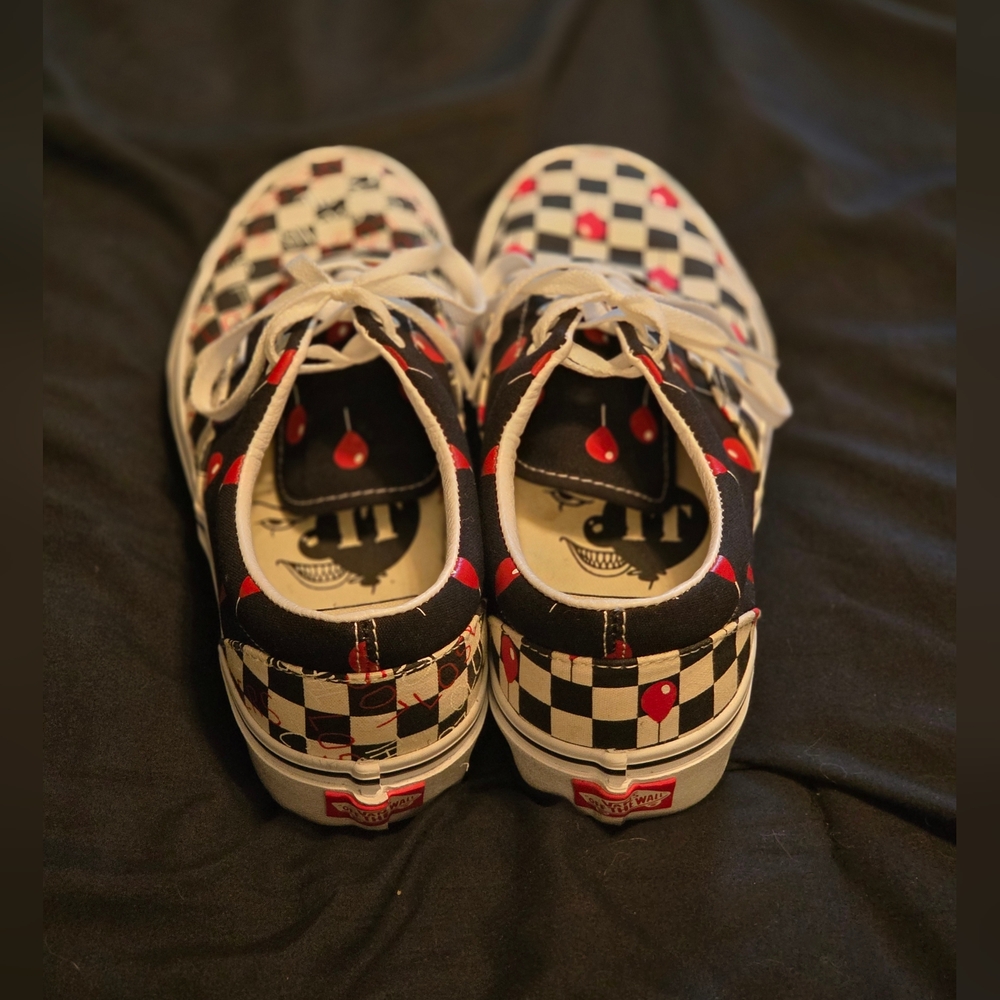 Vans x IT House Of Terror Old Skool Special Edition Shoes - Picture 3 of 5